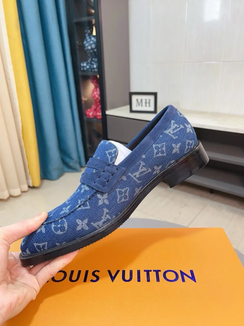 Ex-factory price 720🌹🌹High version [LV] Louis Vuitton's popular casual leather shoes🎖Fashionable and elegant🎖🎖Material: Original imported open-edge beaded cowhide, washed cowhide leather lining, original open-molded rubber outsole, high-end and classy, ​​elegant quality, instantly transforming into a handsome man ❤❤Standard\nNumber: 38-44